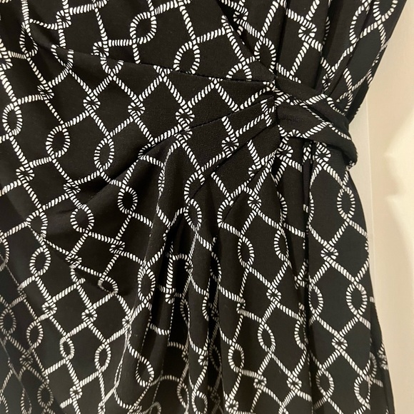 Black and white print wrap maternity dress medium - Picture 3 of 9